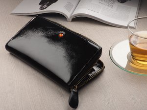 Ladies' wallet with amber 2344082