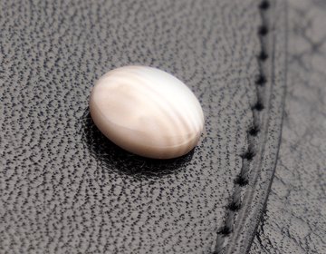 Triibuline tulekivi dekoor